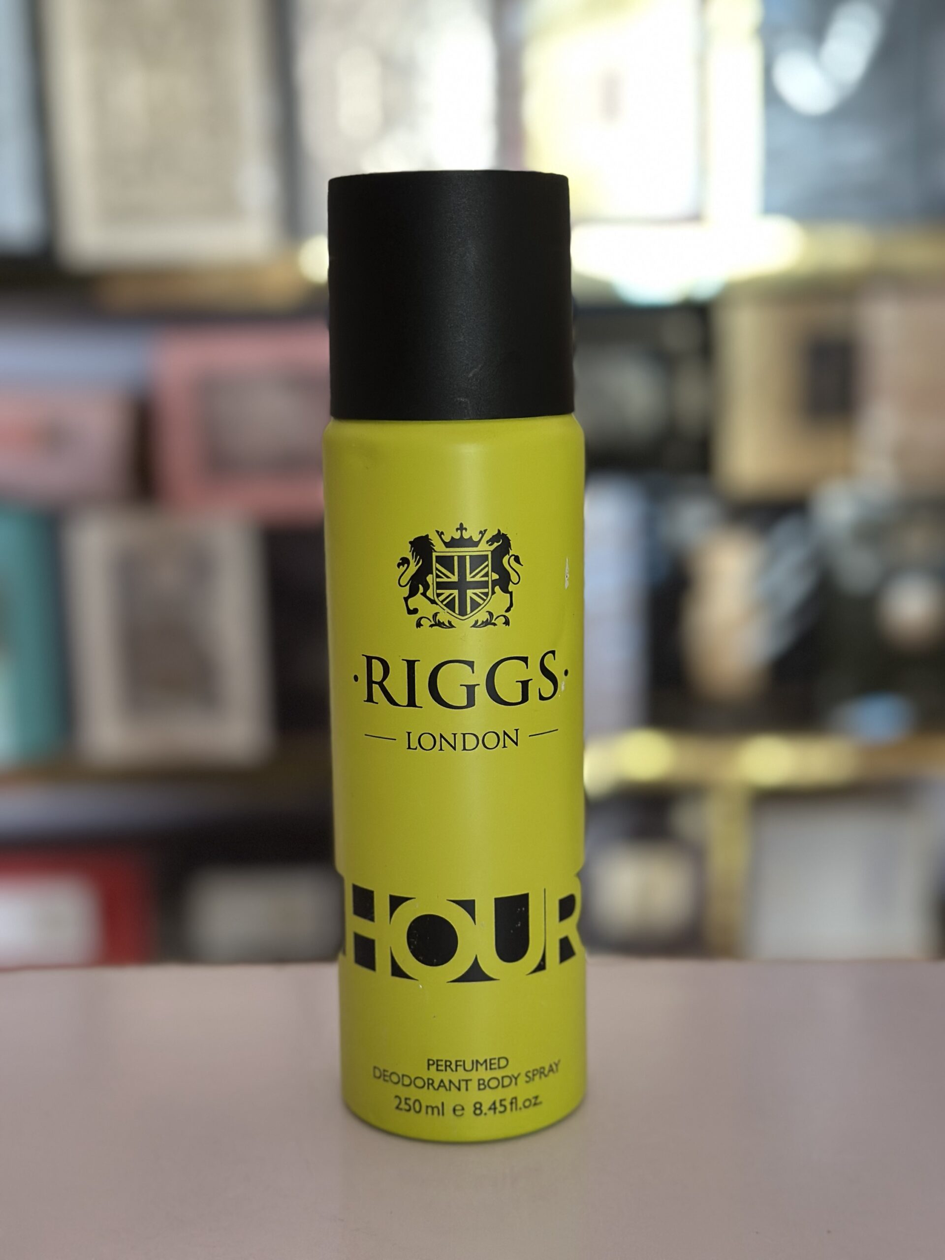 RIGGS LONDON ( HOUR)